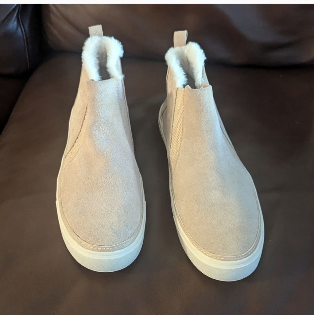 Toms Winter Shoes For Women Size 9.5